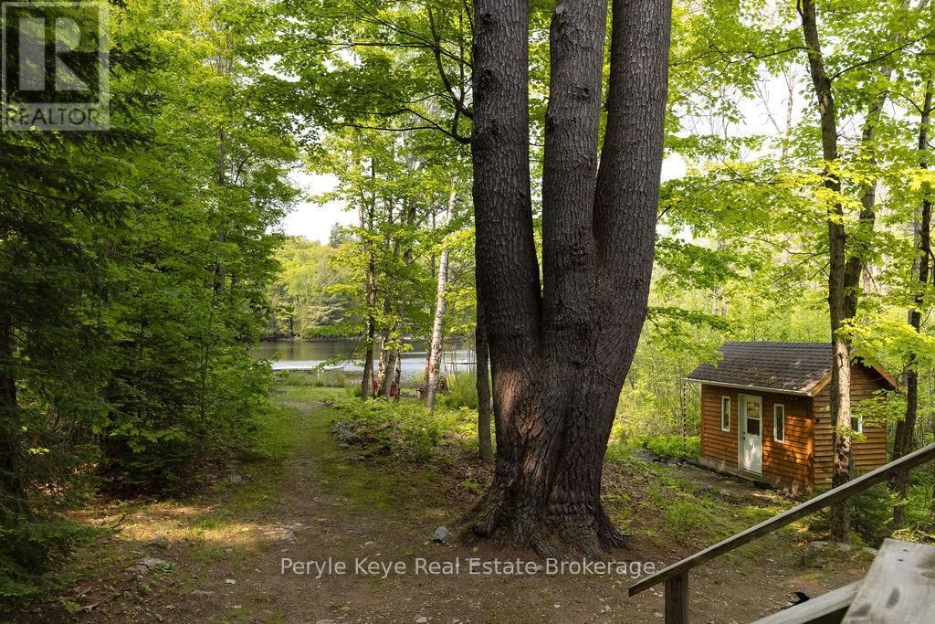 1042 S MENOMINEE ROAD Image 34