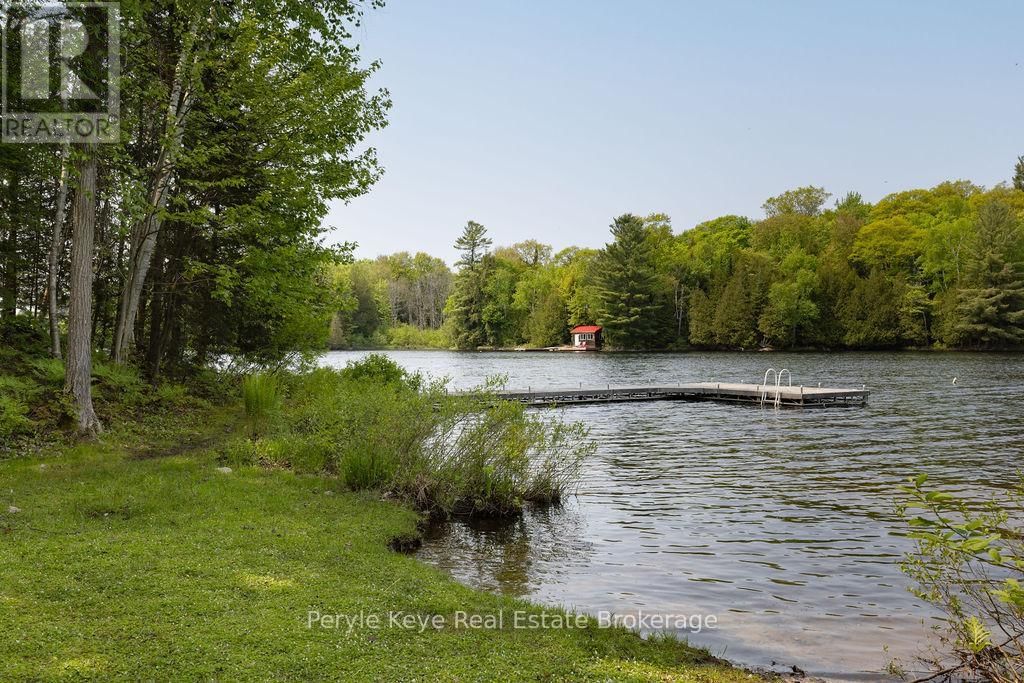 1042 S MENOMINEE ROAD Image 4