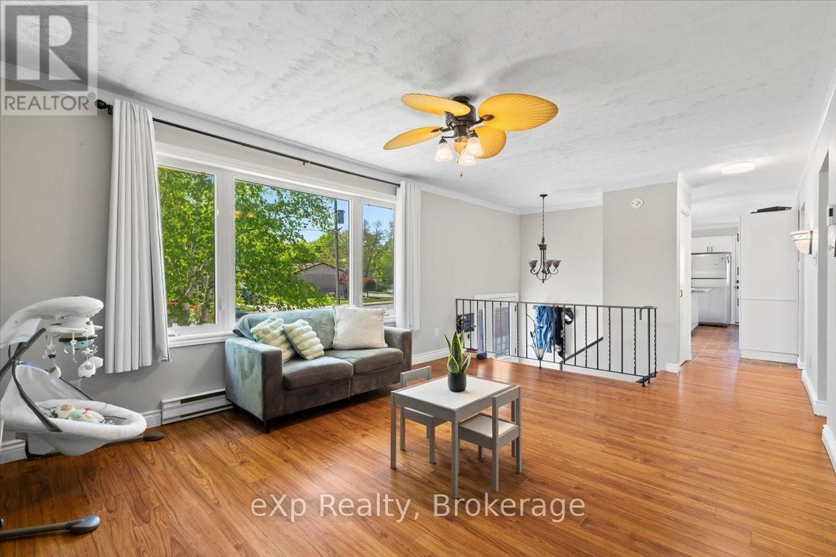 242 SADDLER STREET EAST Image 8