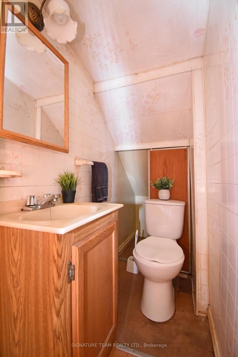 568 MARY STREET Image 12