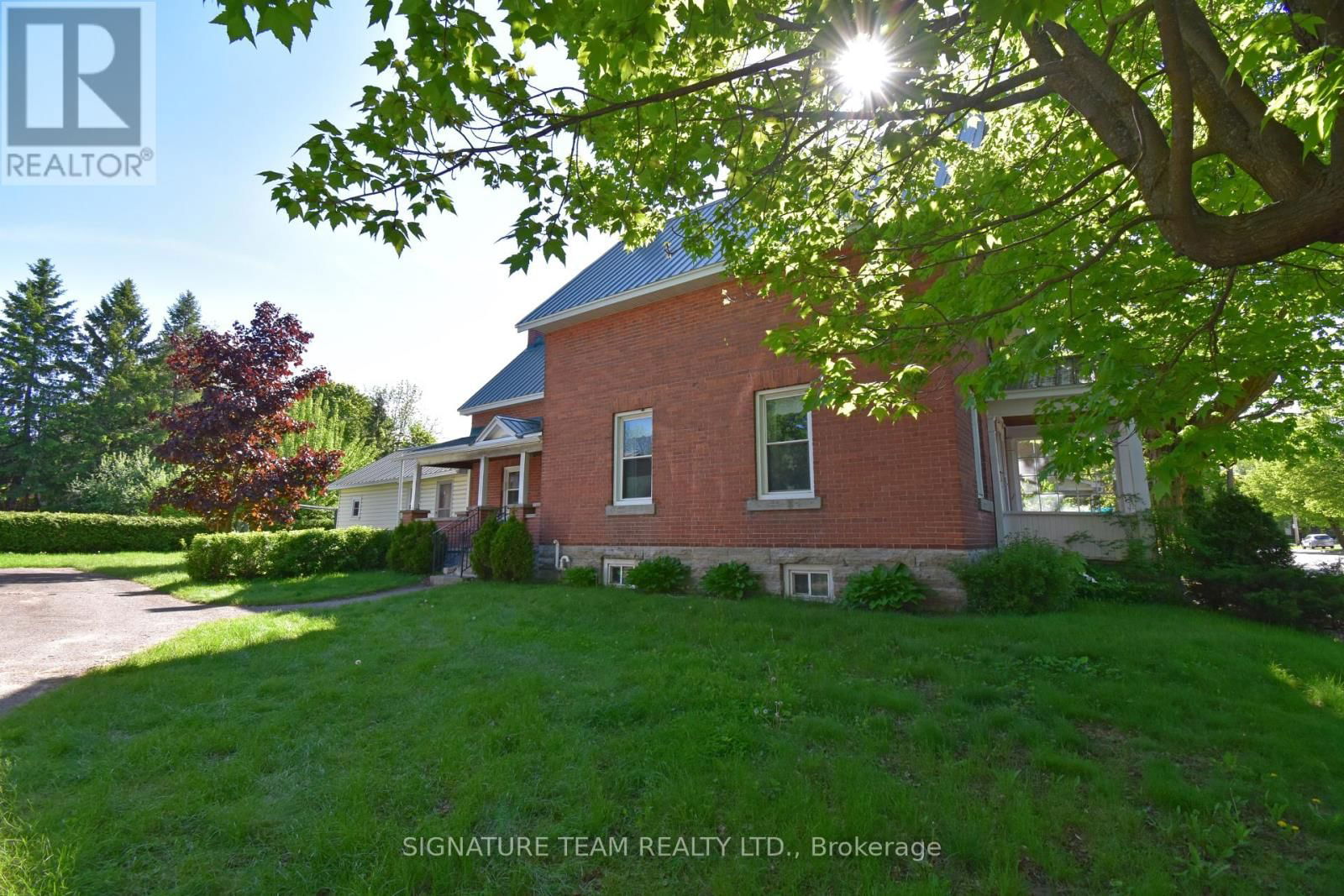 568 MARY STREET Image 18