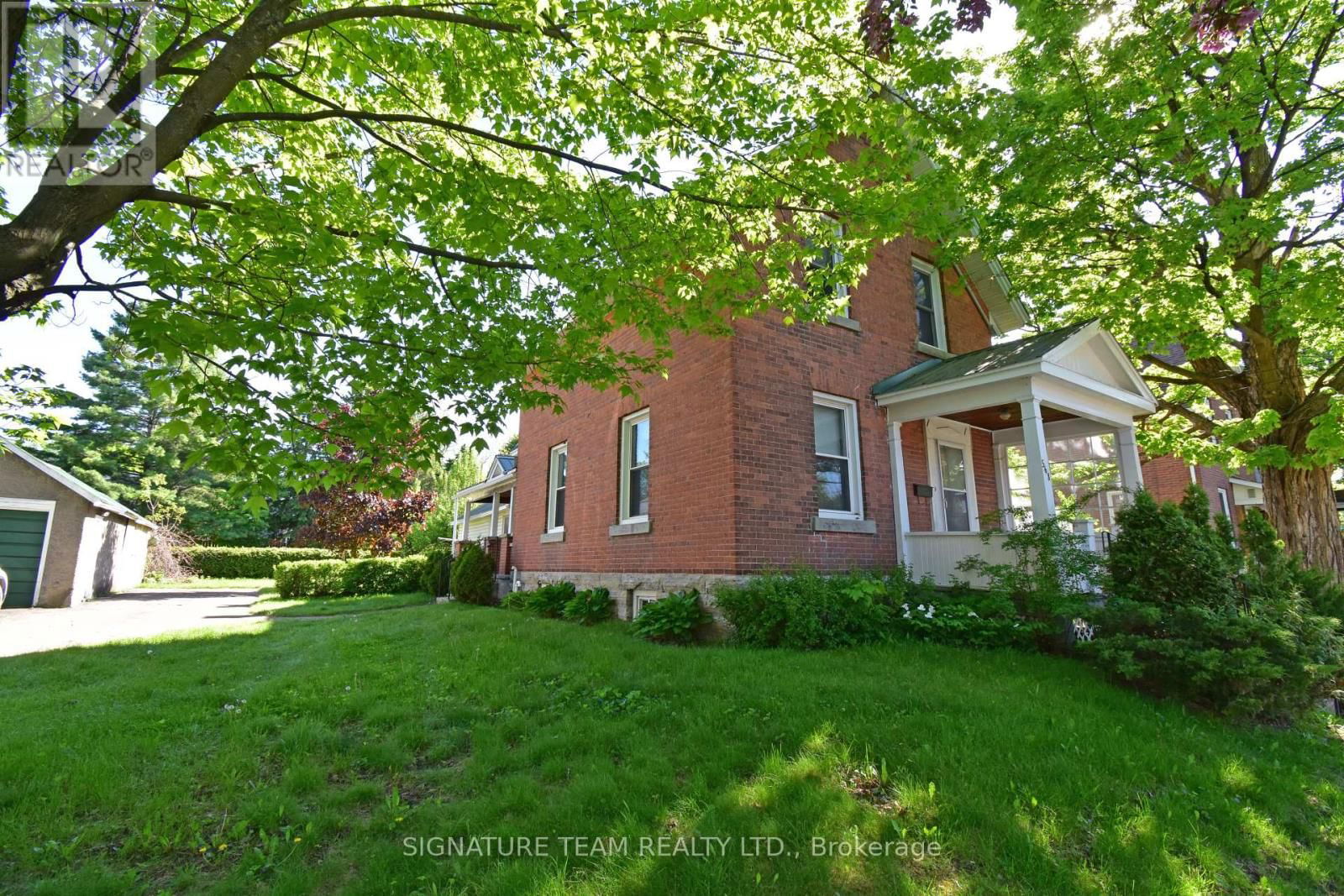 568 MARY STREET Image 19