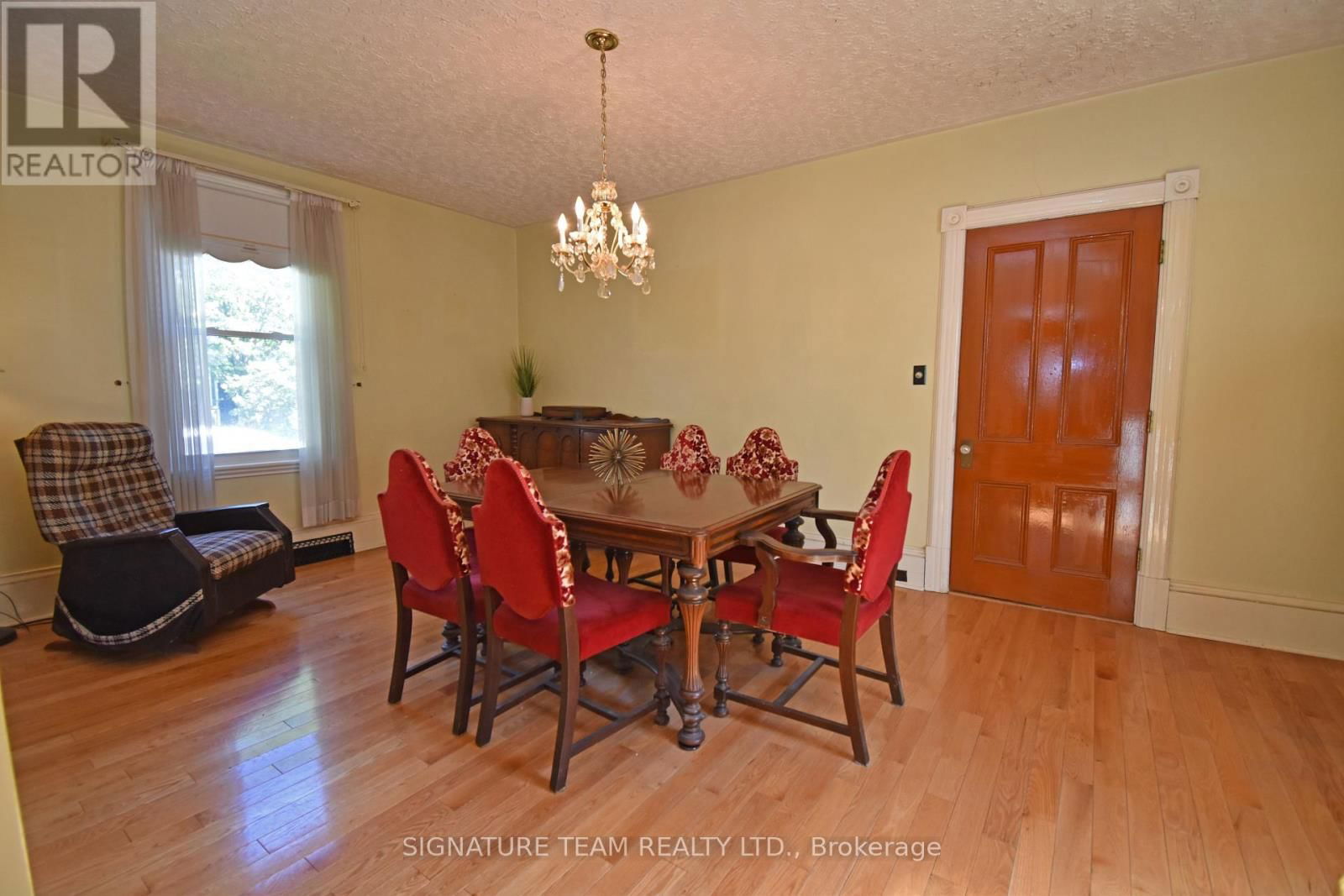 568 MARY STREET Image 7