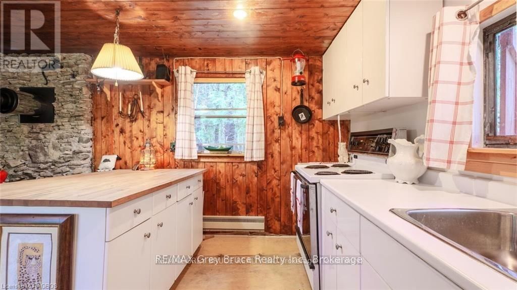 25 PINE TREE HARBOUR ROAD Image 12