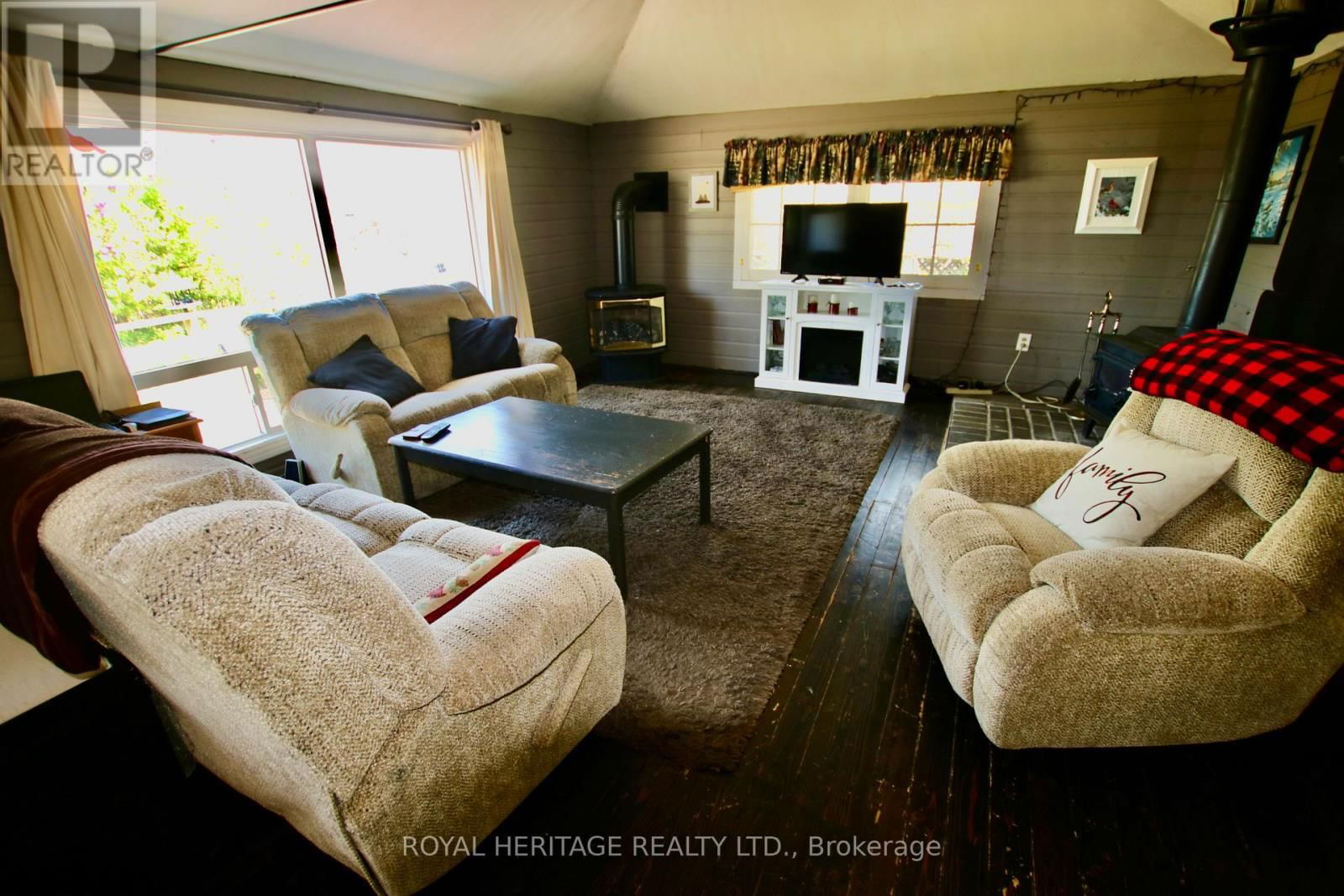 63 BIRCHCLIFF AVENUE Image 2