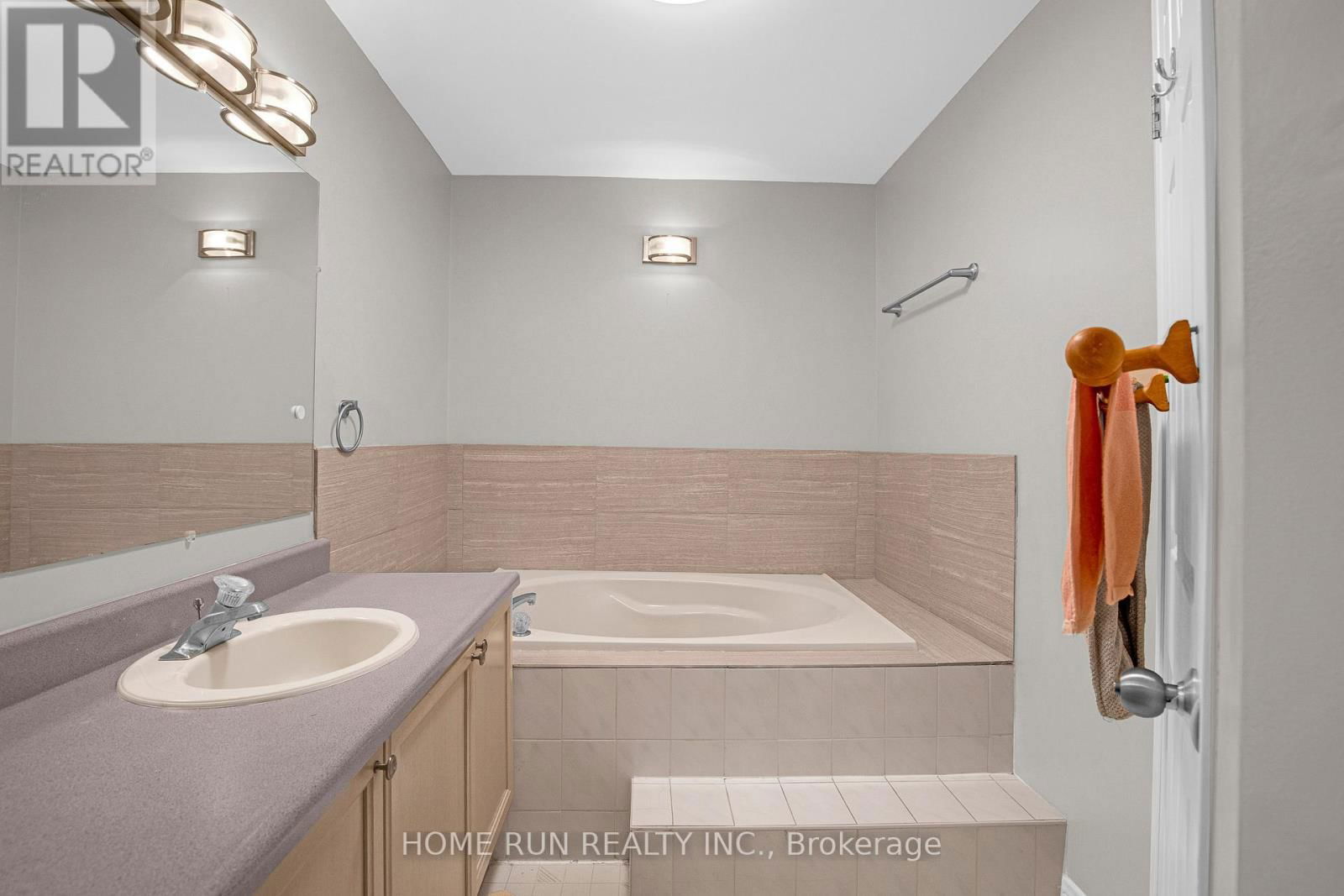 8 GWYNNE AVENUE Image 19