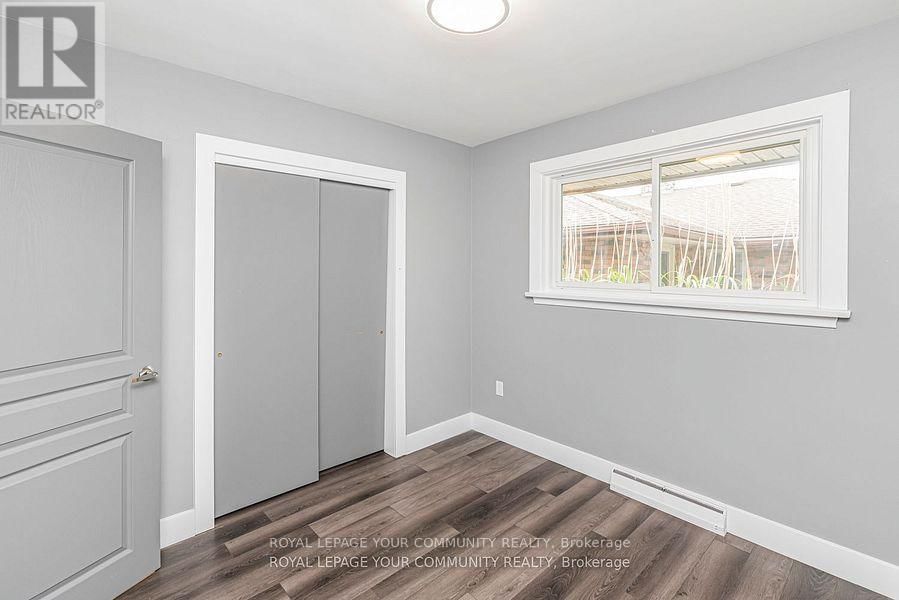 70 GOLDEN BOULEVARD EAST Image 18
