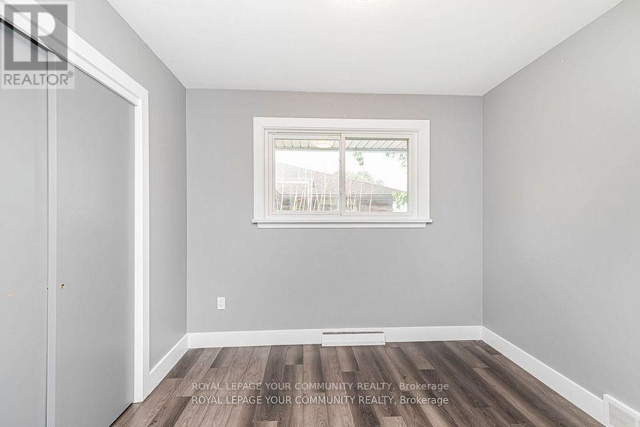 70 GOLDEN BOULEVARD EAST Image 19