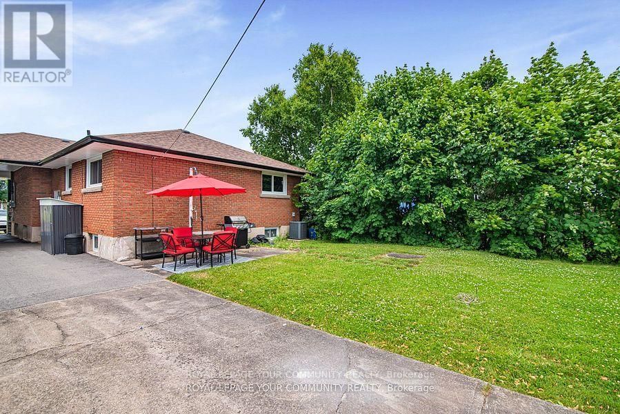 70 GOLDEN BOULEVARD EAST Image 31