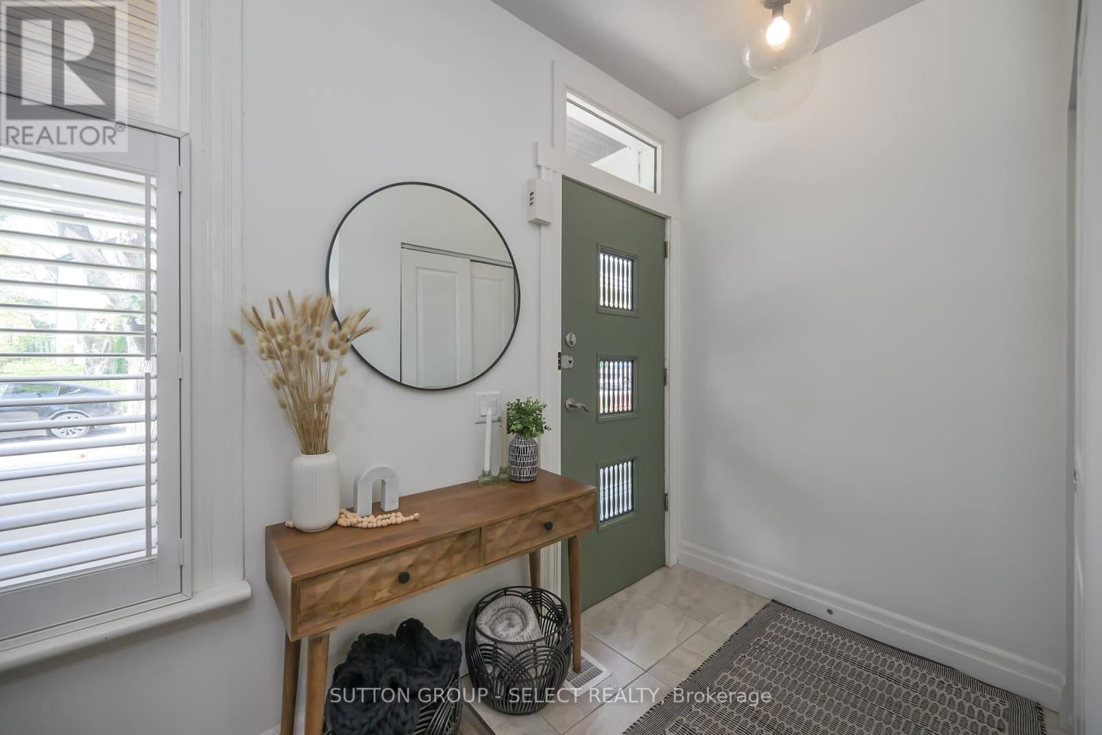 829 ELIAS STREET Image 11
