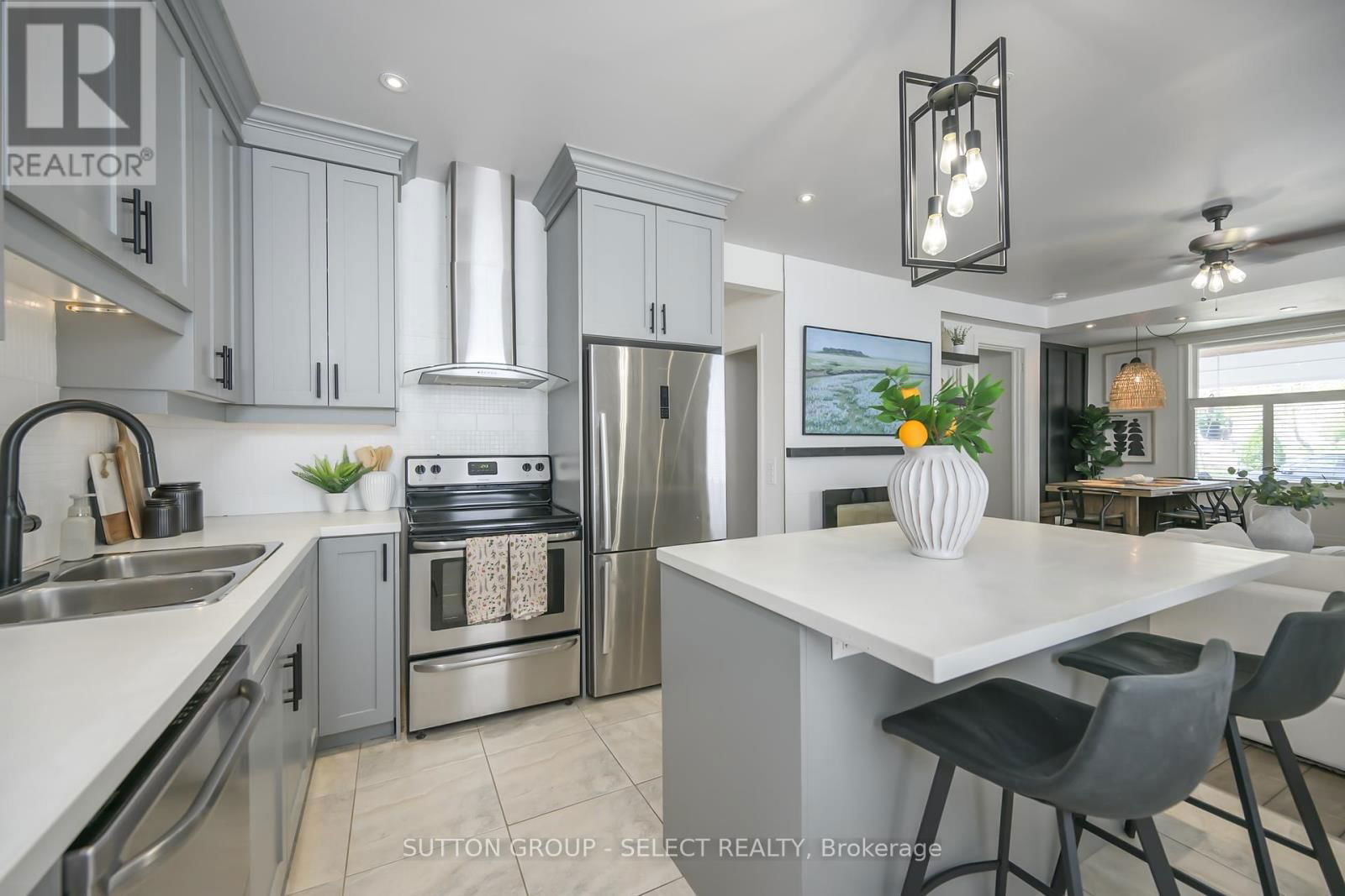 829 ELIAS STREET Image 18