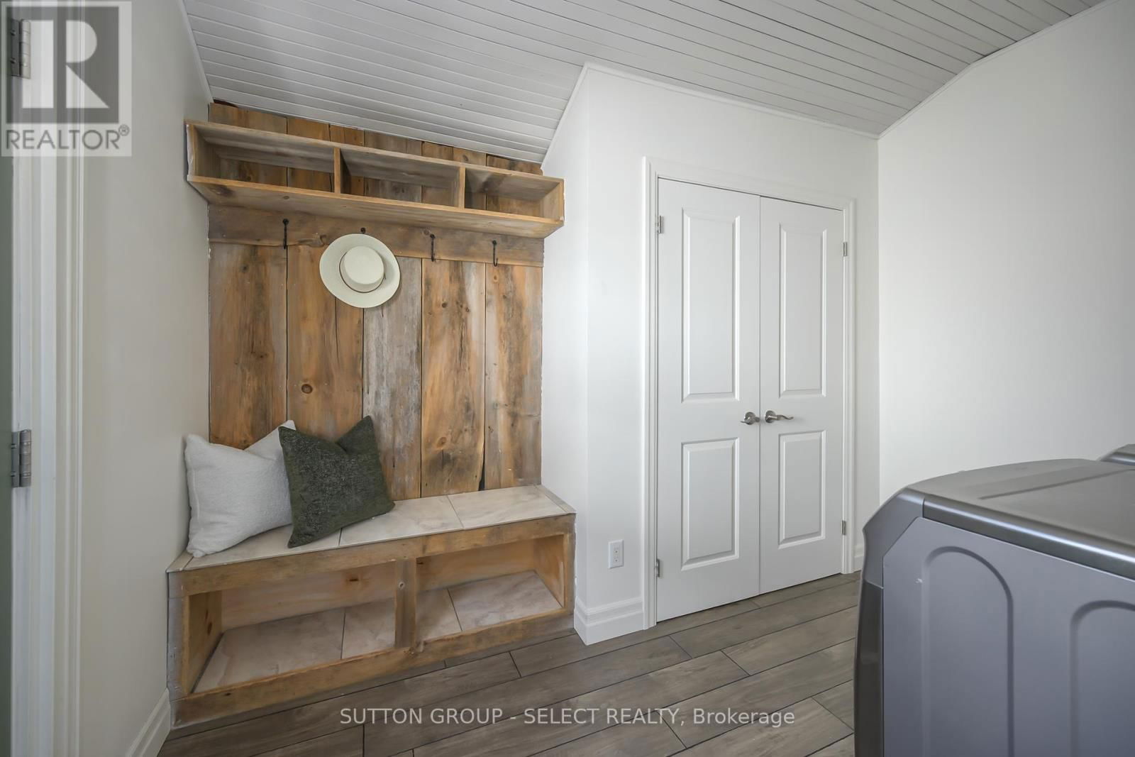 829 ELIAS STREET Image 22