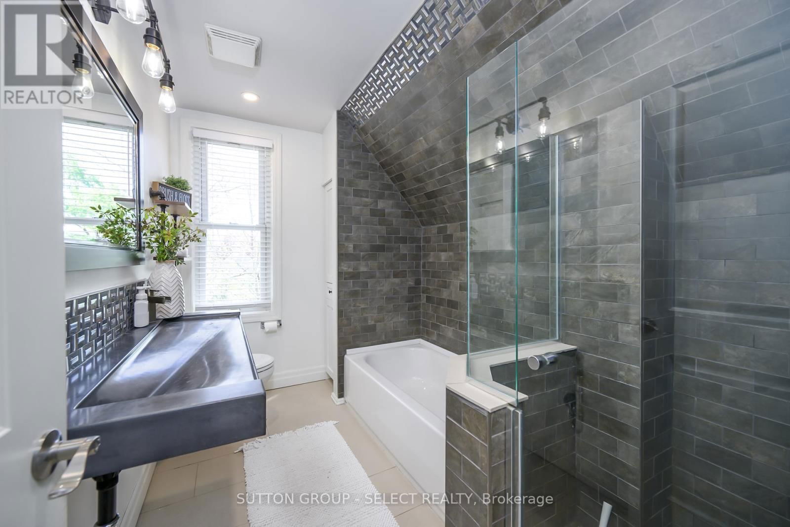 829 ELIAS STREET Image 27