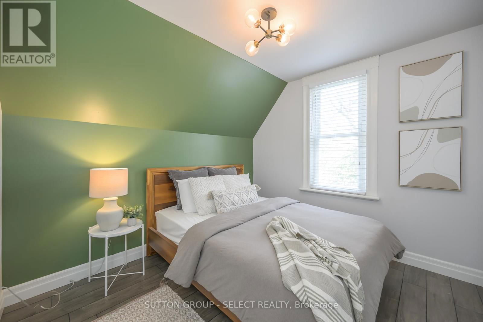 829 ELIAS STREET Image 29