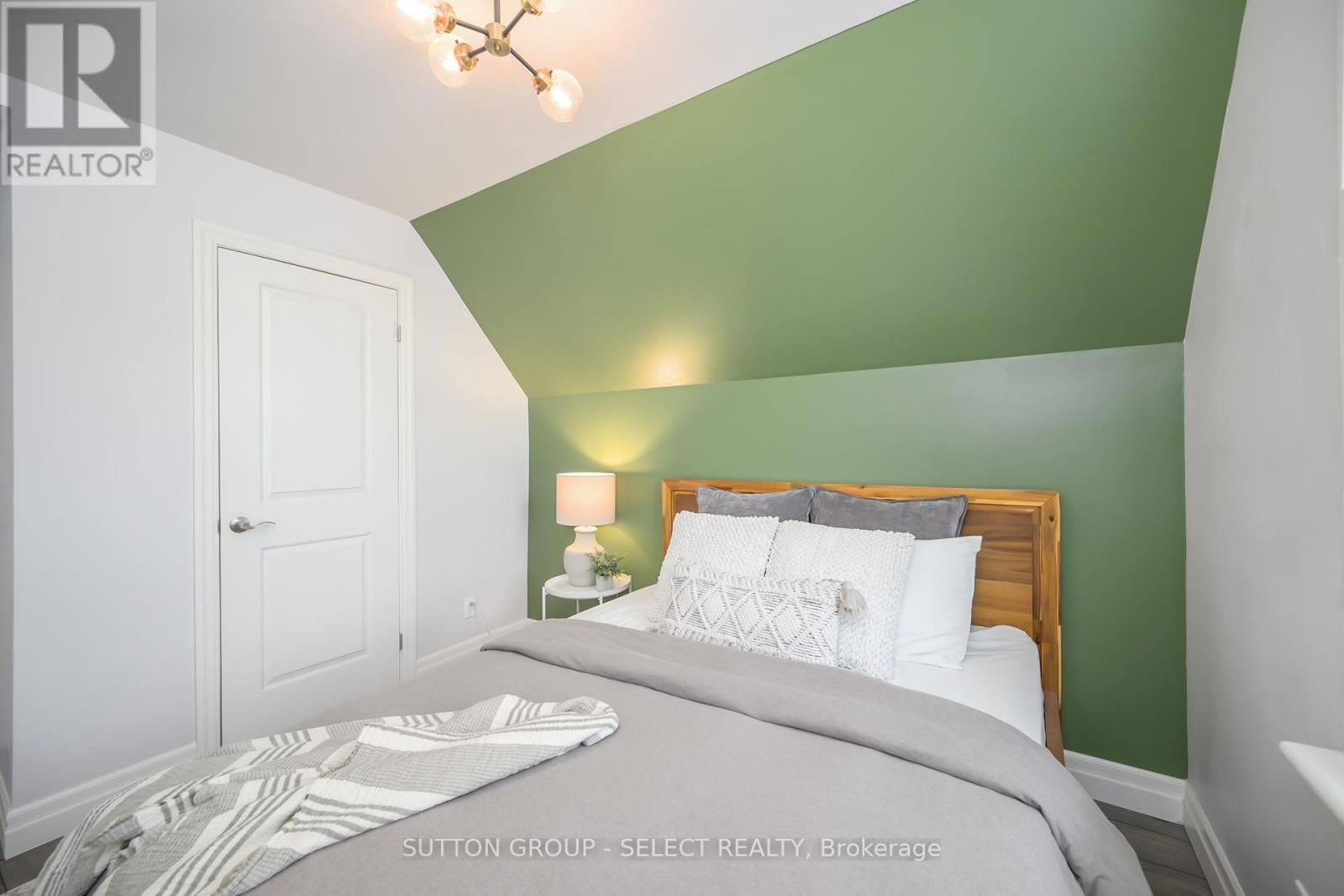 829 ELIAS STREET Image 30