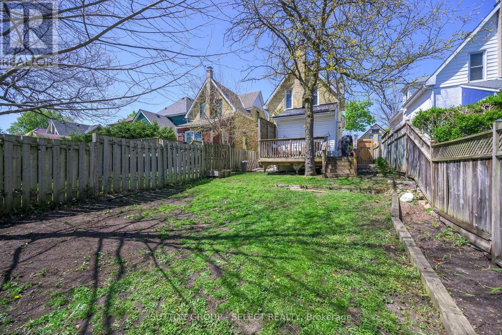 829 ELIAS STREET Image 8