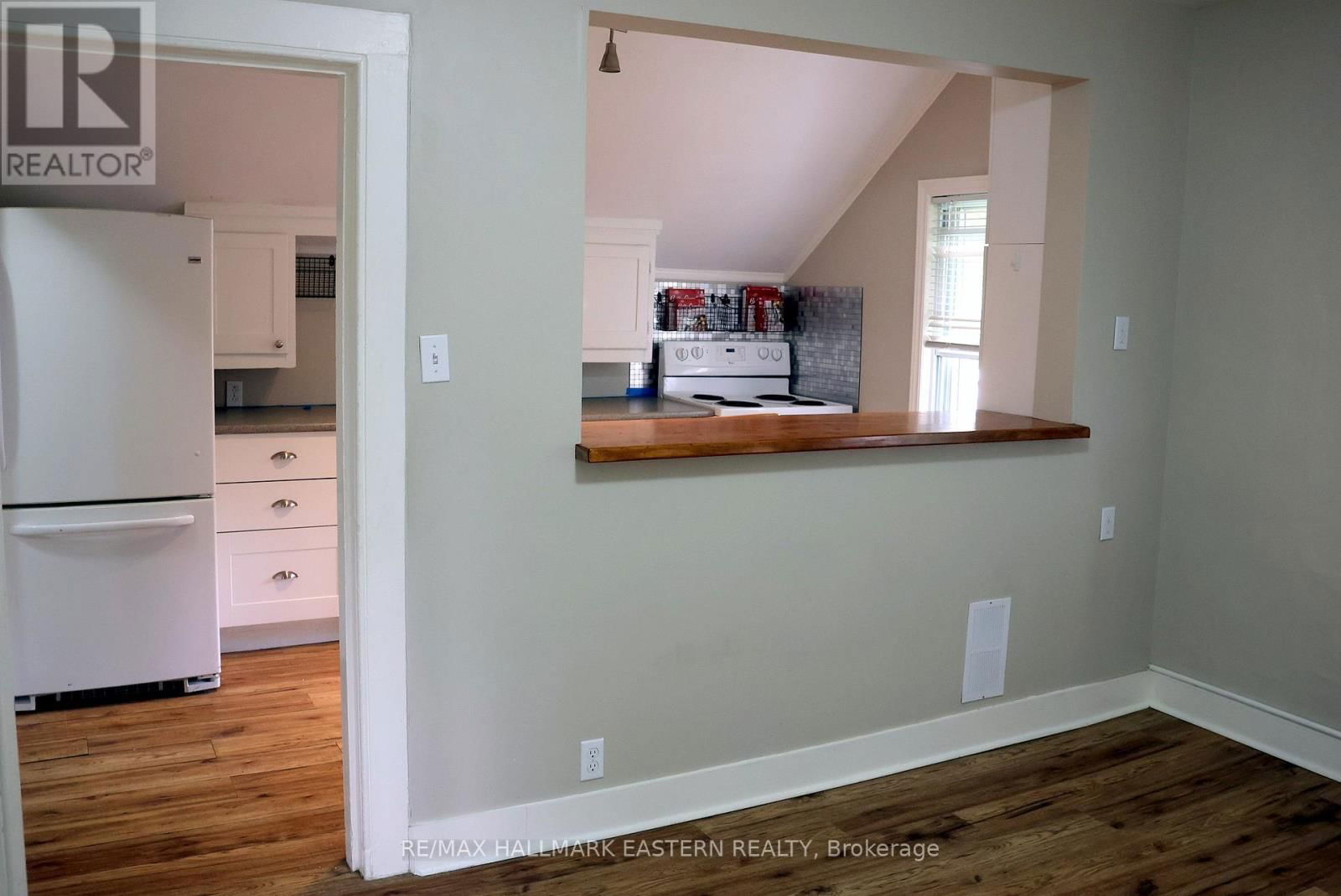 310 EDINBURGH STREET Image 14
