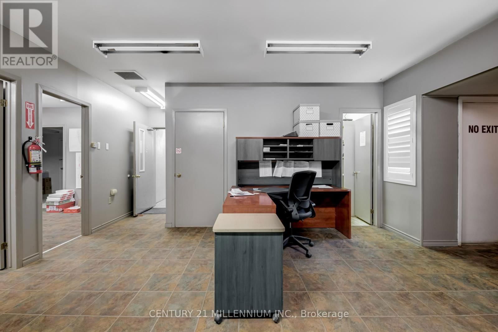 2073 PIPER LANE Image 11