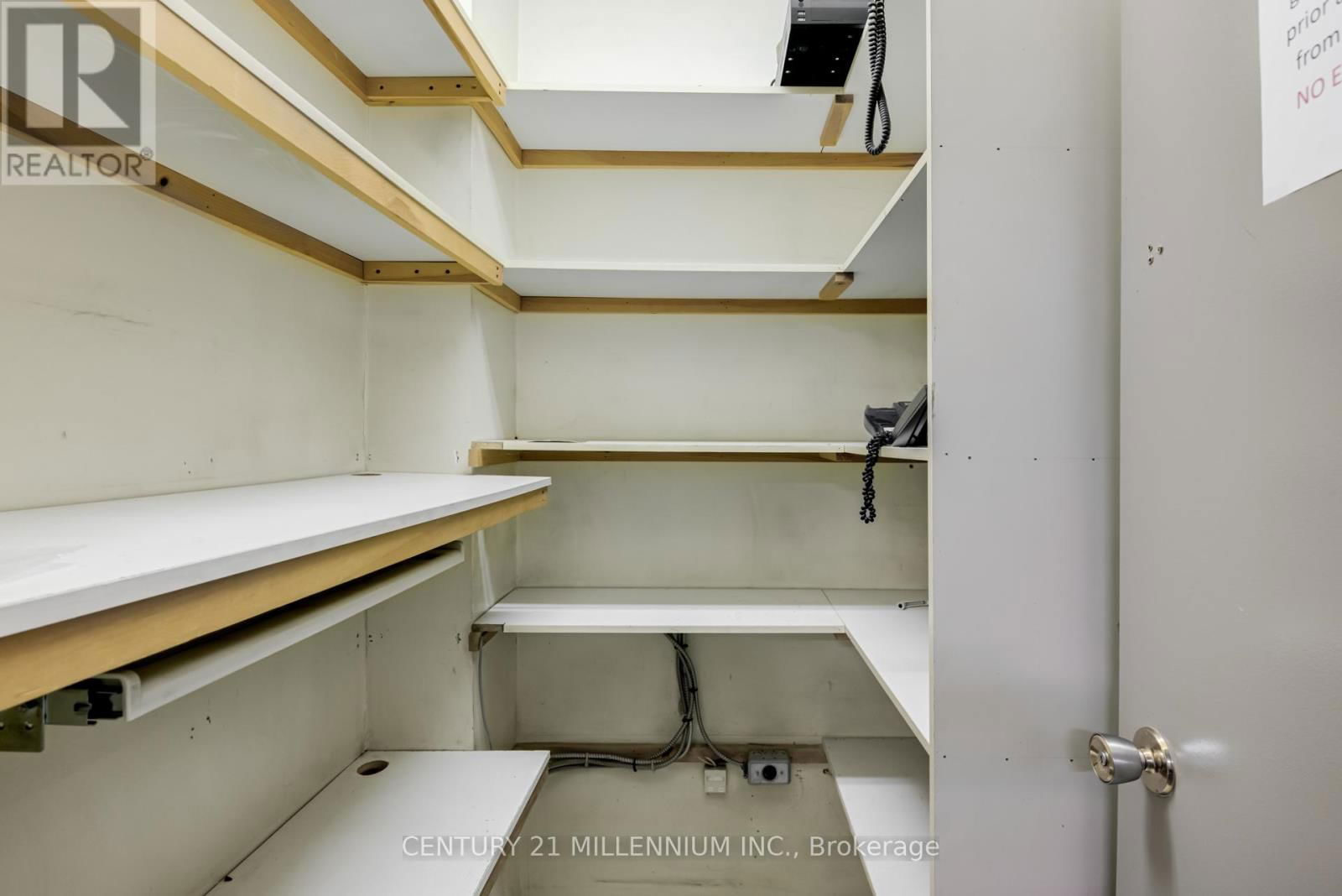 2073 PIPER LANE Image 17