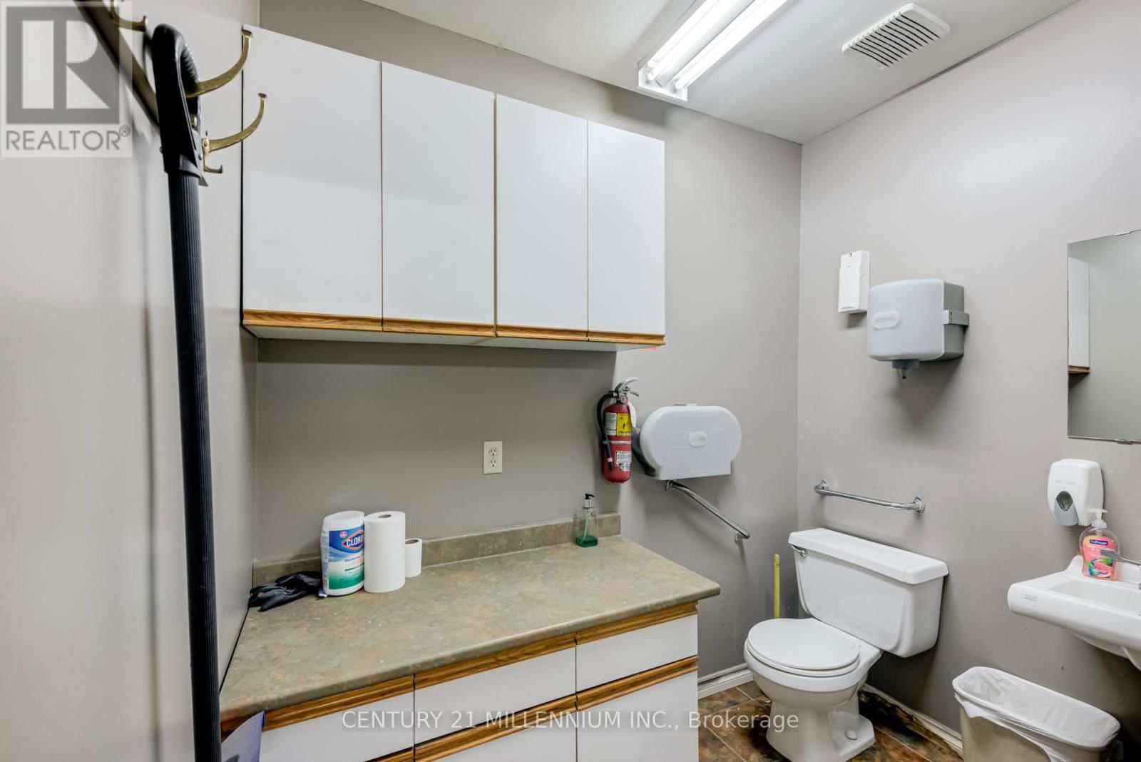 2073 PIPER LANE Image 18