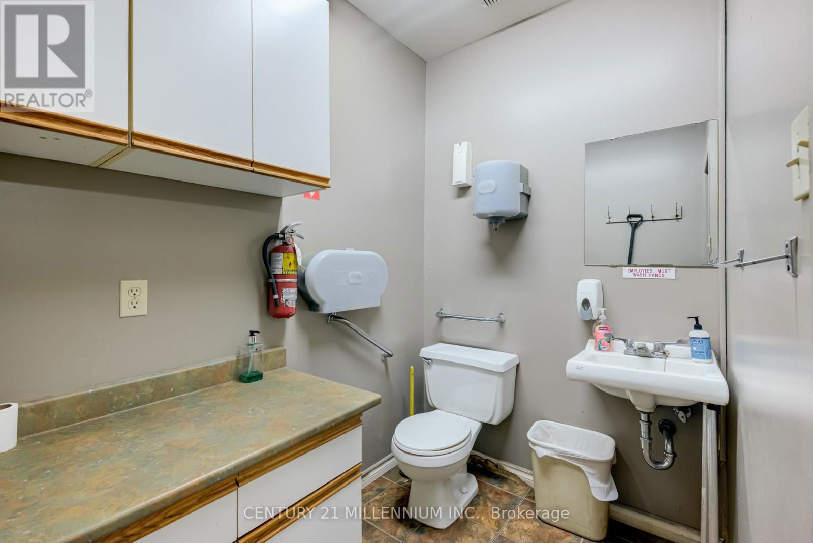2073 PIPER LANE Image 19