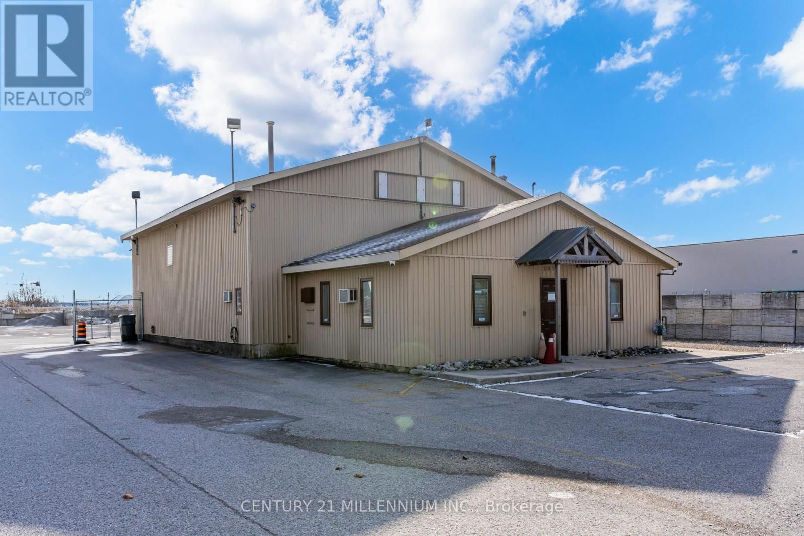 2073 PIPER LANE Image 2