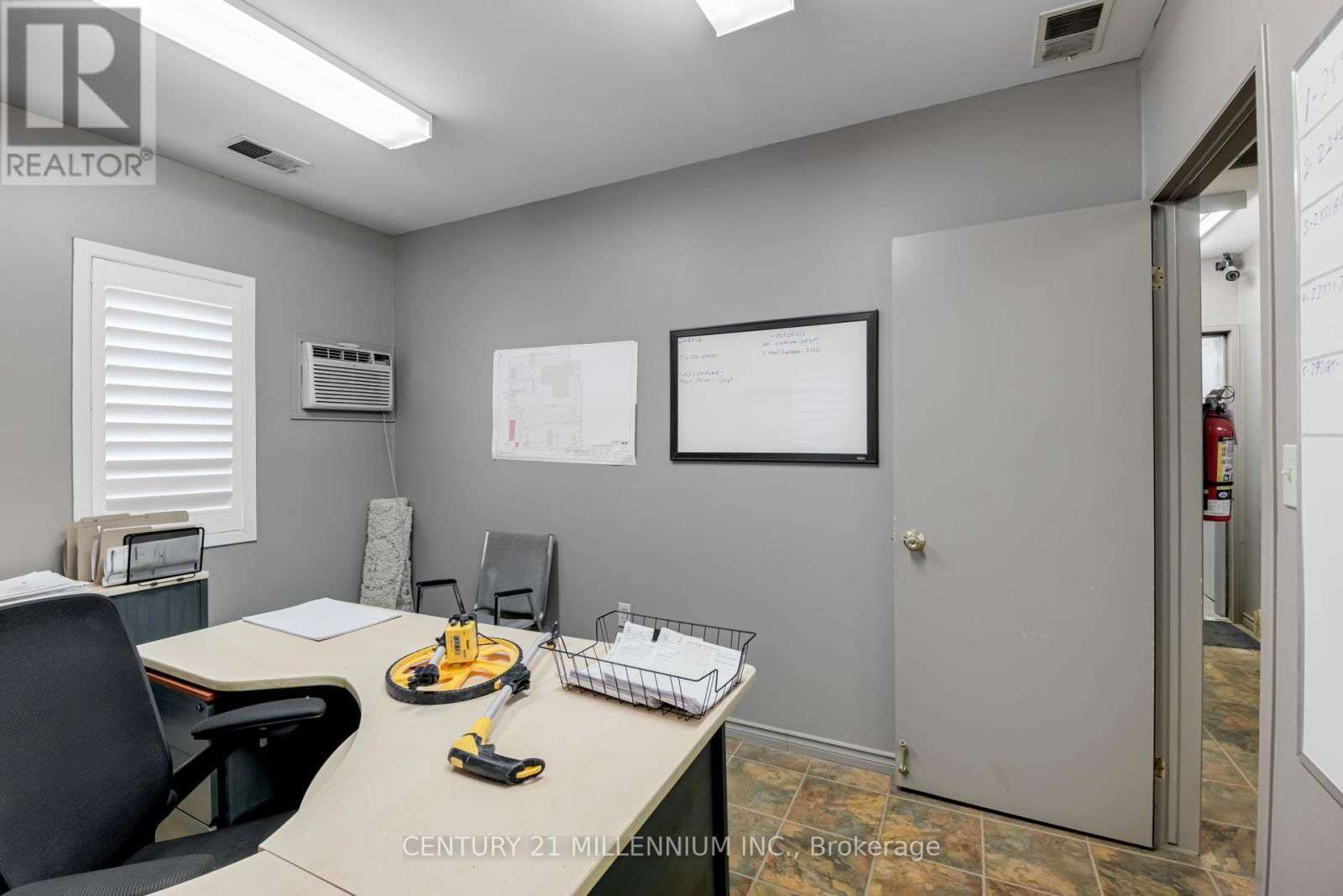 2073 PIPER LANE Image 23