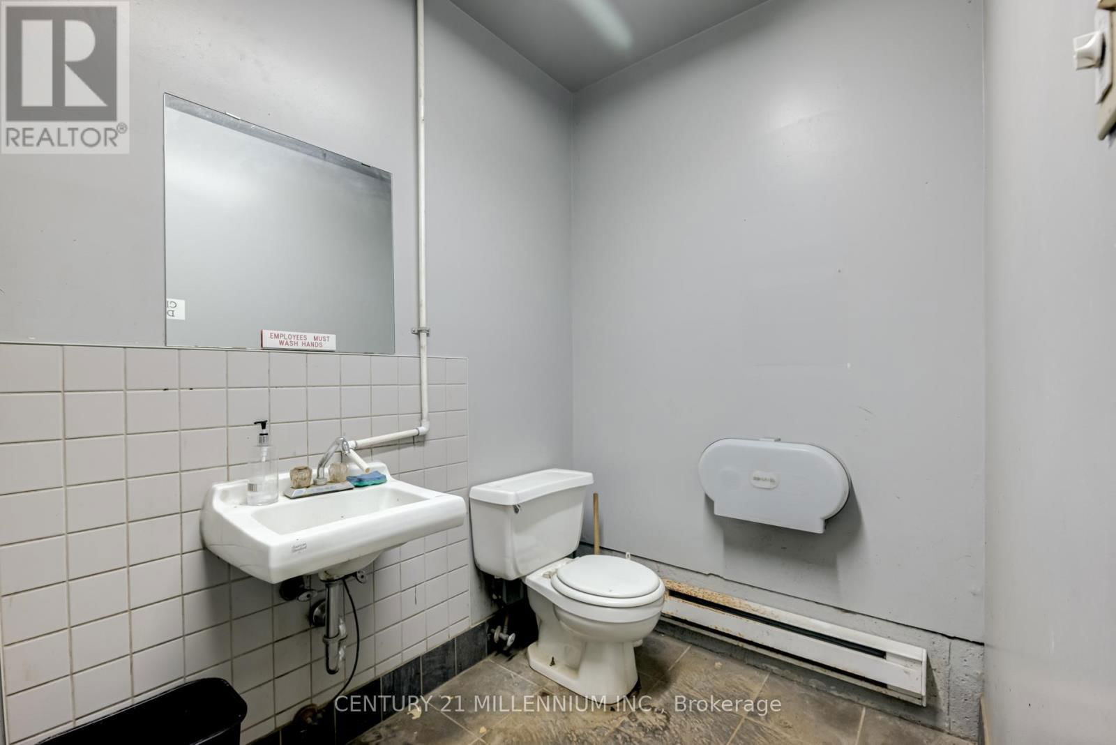 2073 PIPER LANE Image 24