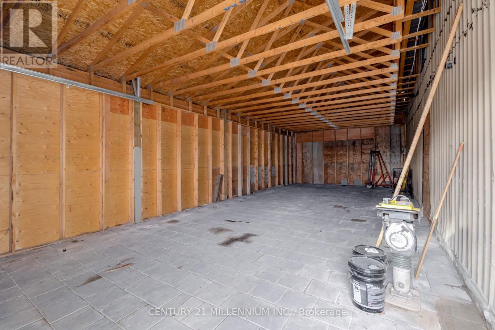 2073 PIPER LANE Image 29