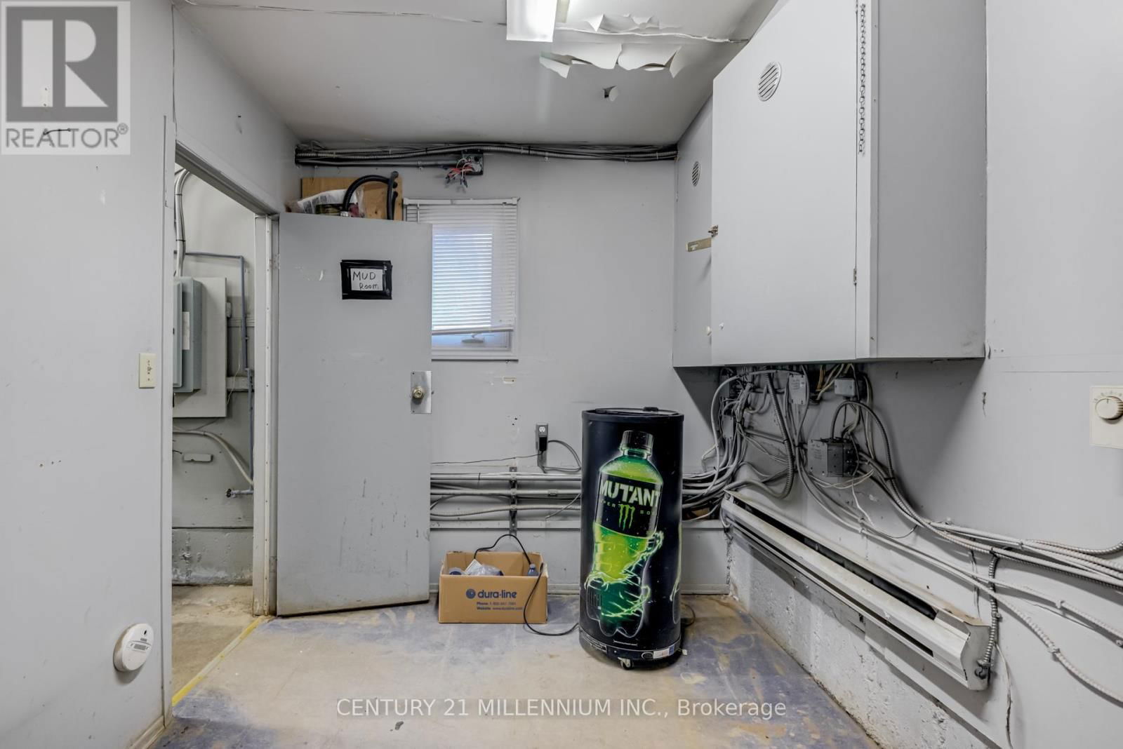2073 PIPER LANE Image 36