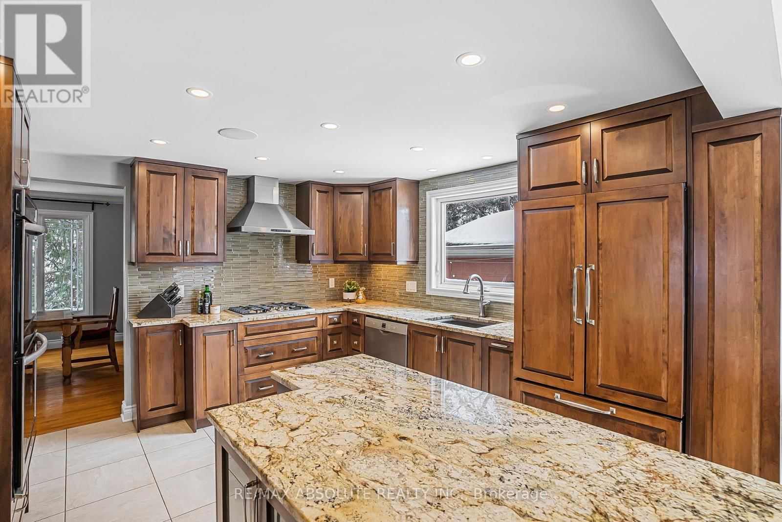 68 ST CLAIRE AVENUE Image 13