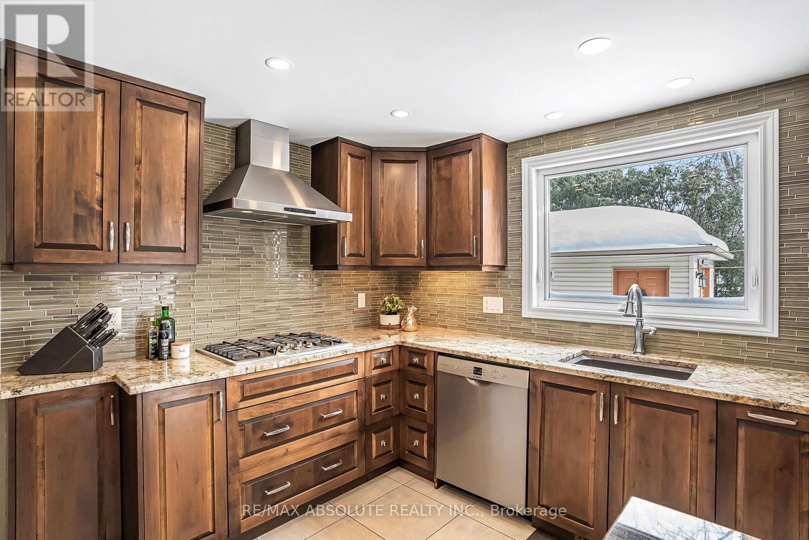 68 ST CLAIRE AVENUE Image 14