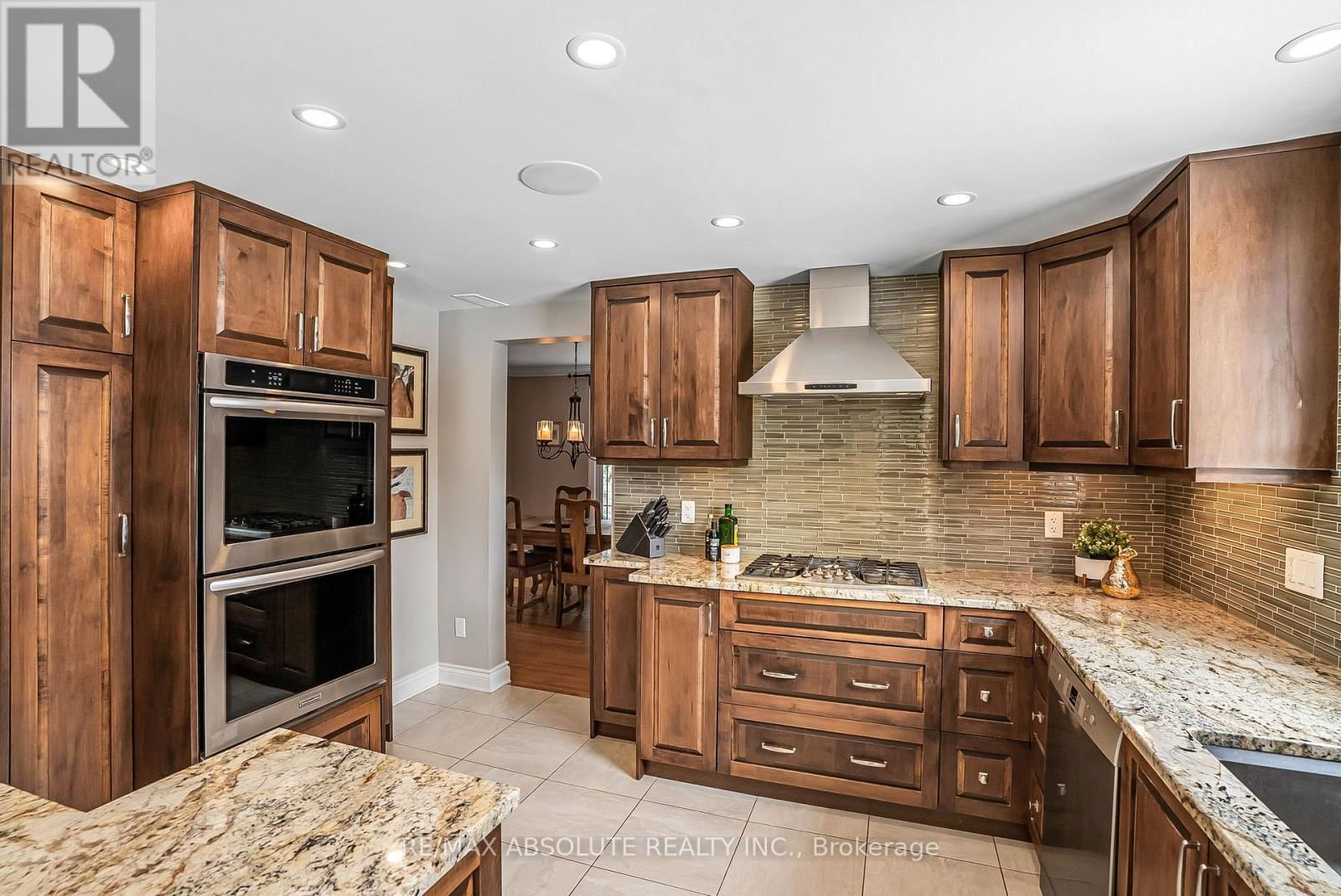 68 ST CLAIRE AVENUE Image 15