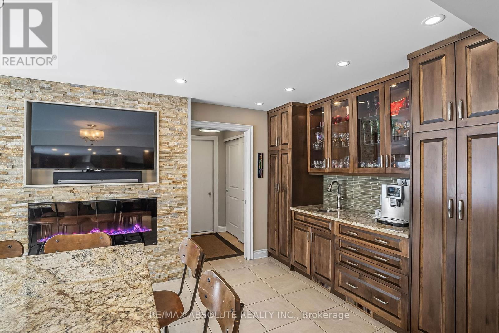 68 ST CLAIRE AVENUE Image 17
