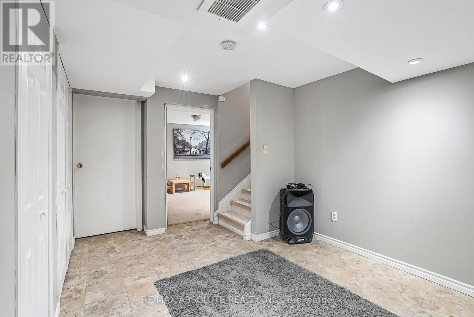 68 ST CLAIRE AVENUE Image 35