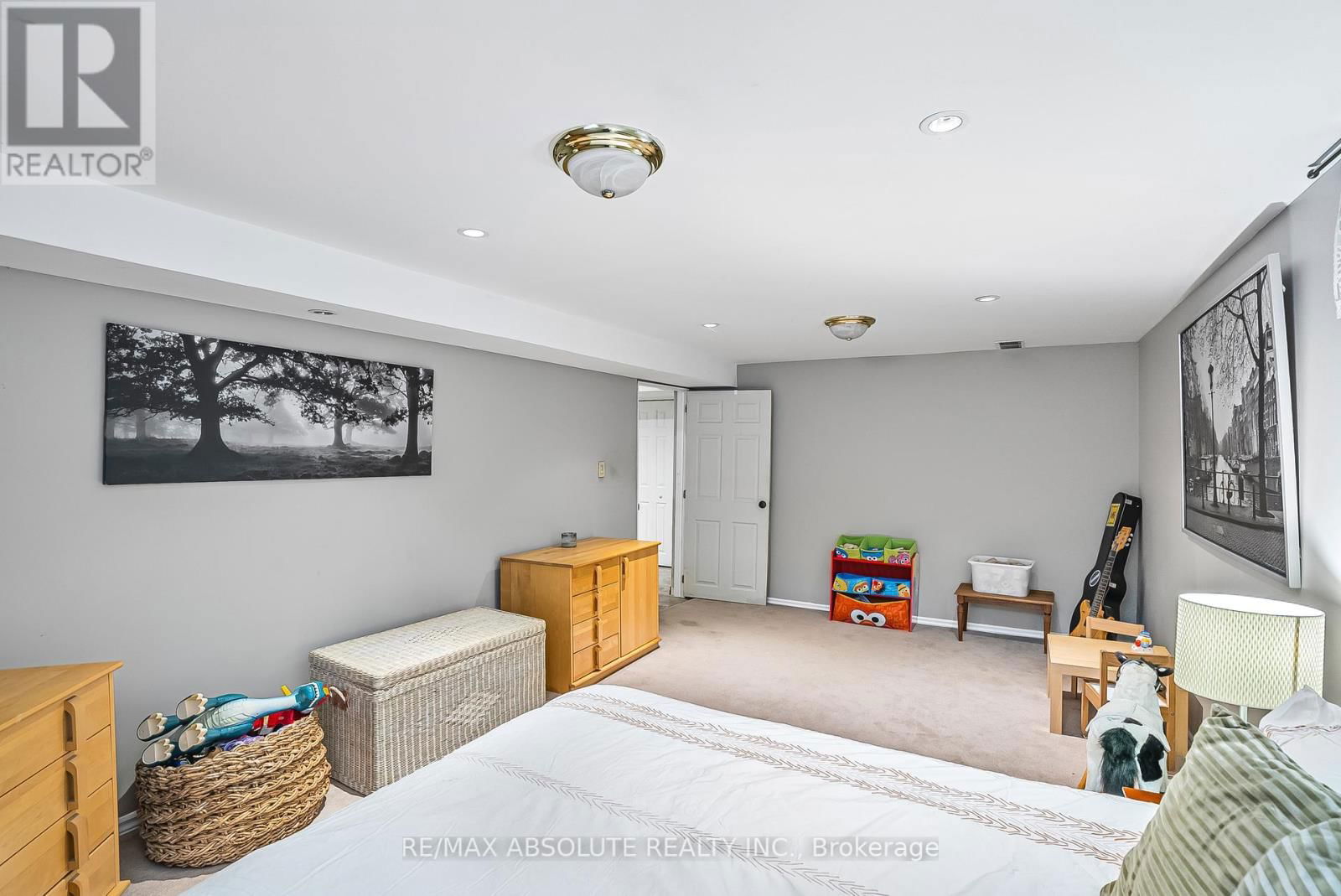 68 ST CLAIRE AVENUE Image 37