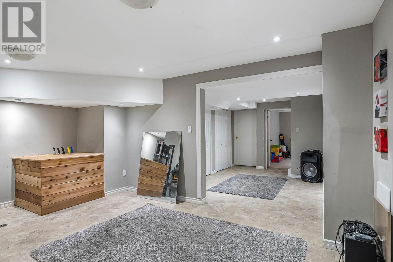68 ST CLAIRE AVENUE Image 39