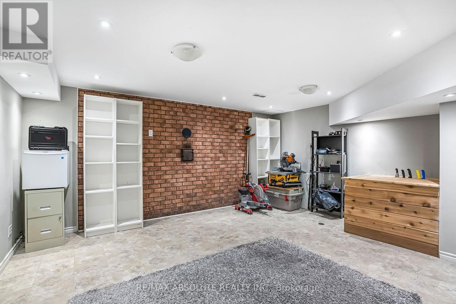 68 ST CLAIRE AVENUE Image 40