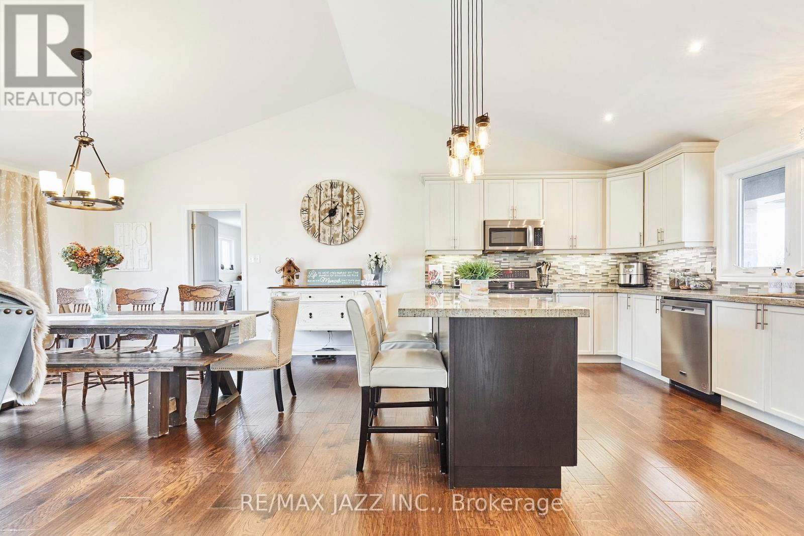 137 SHARPE LINE Image 14
