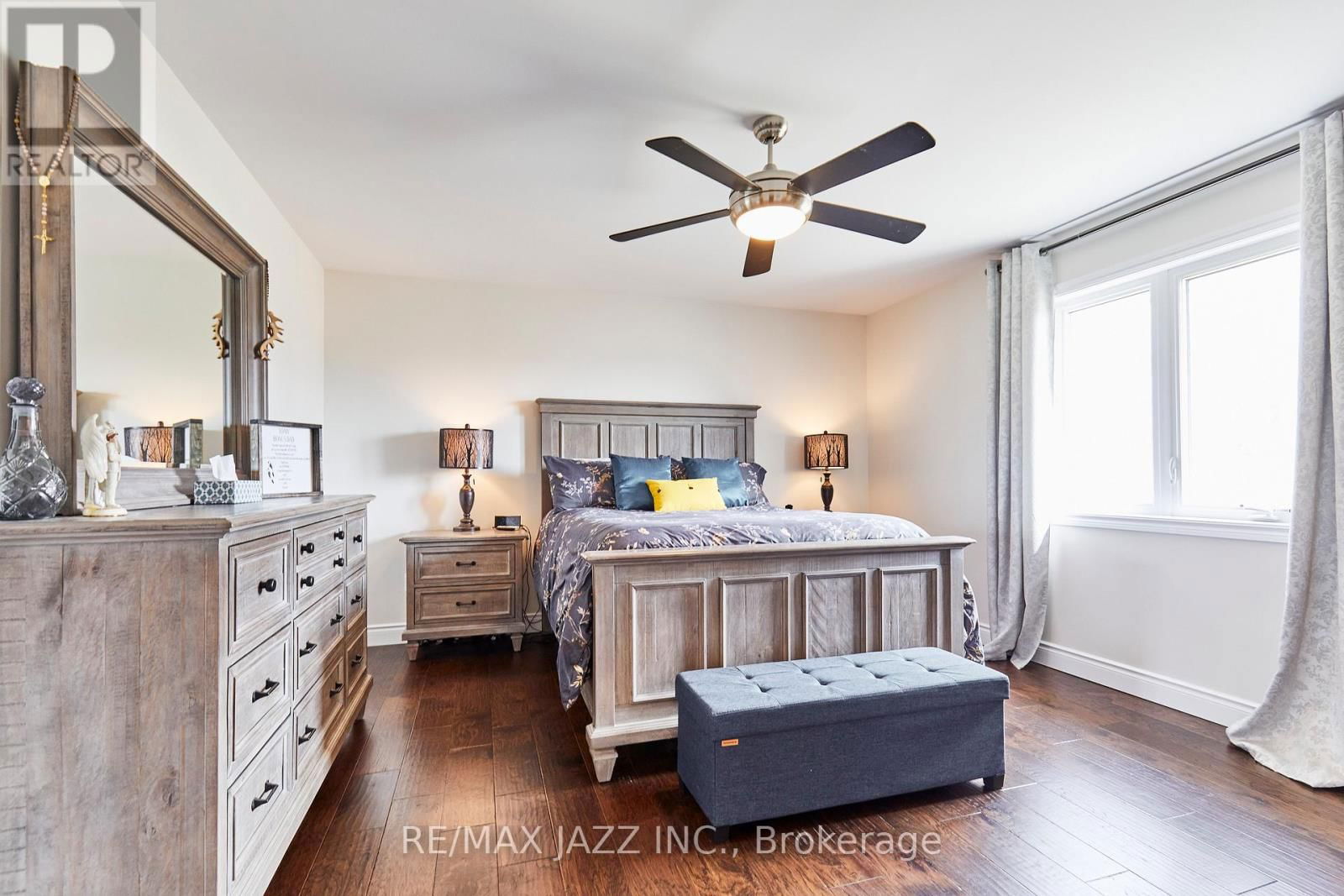 137 SHARPE LINE Image 19