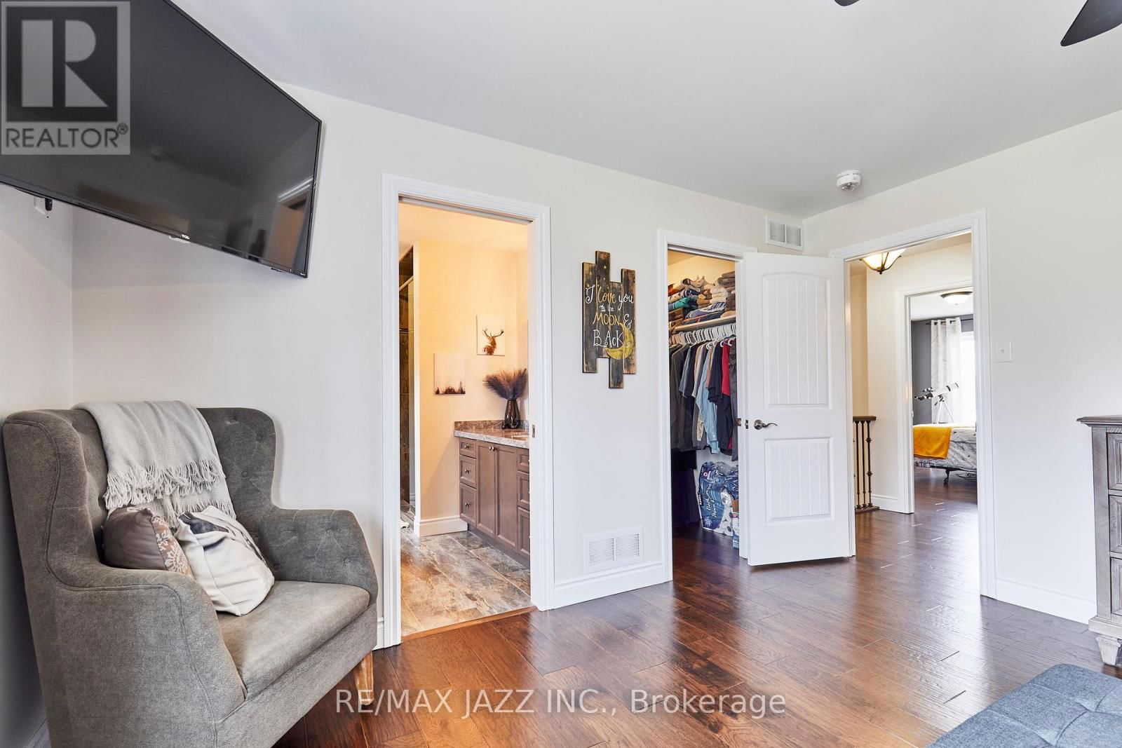 137 SHARPE LINE Image 21