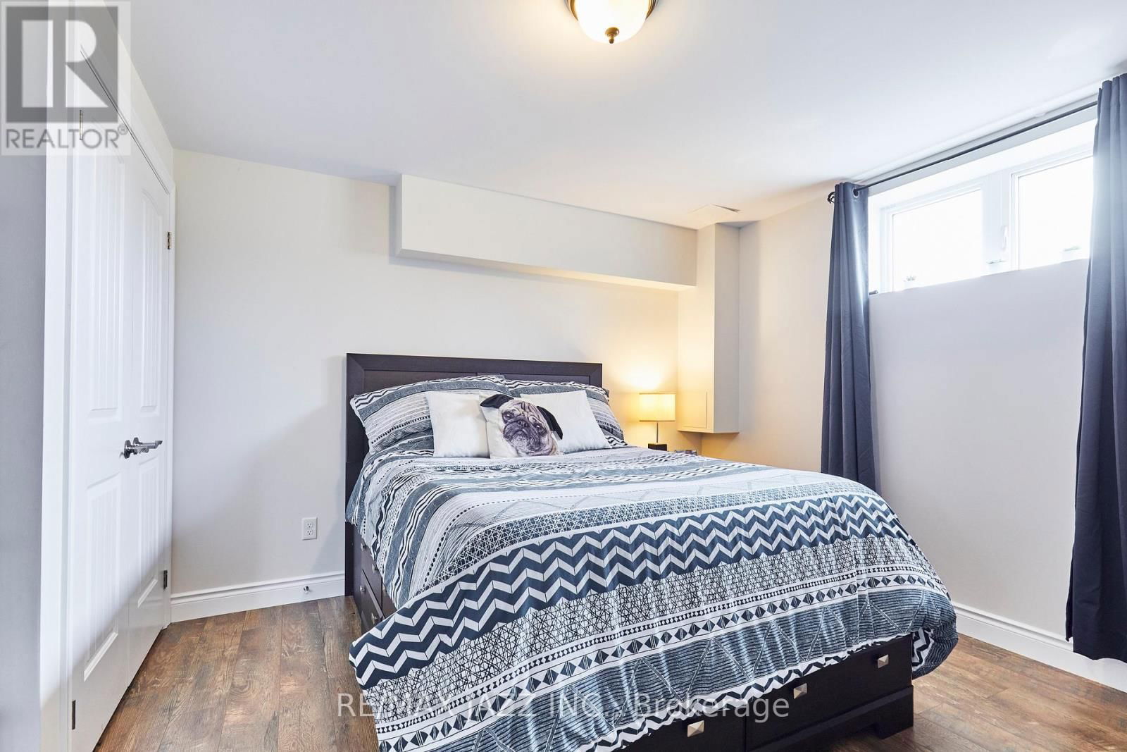 137 SHARPE LINE Image 34