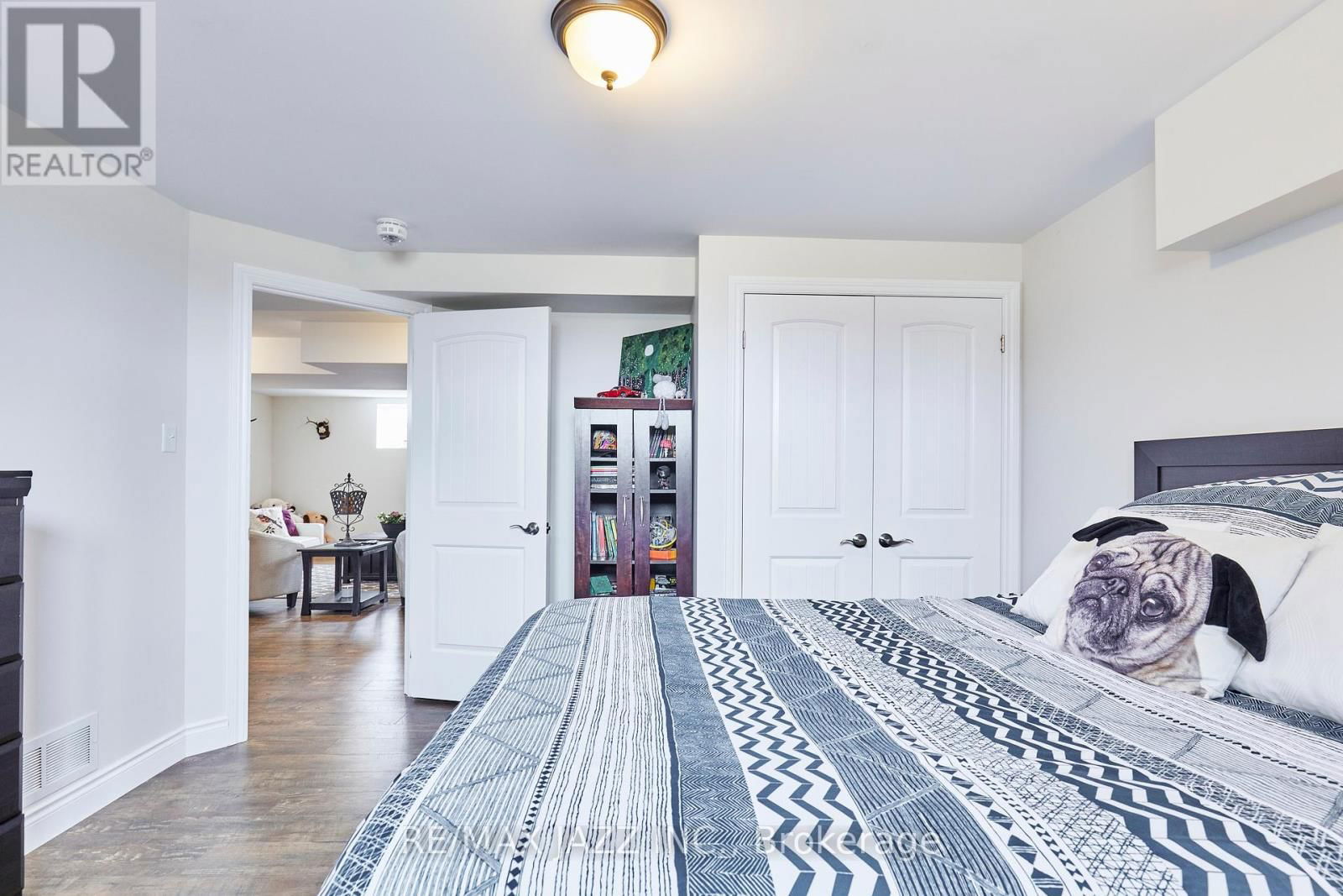 137 SHARPE LINE Image 35