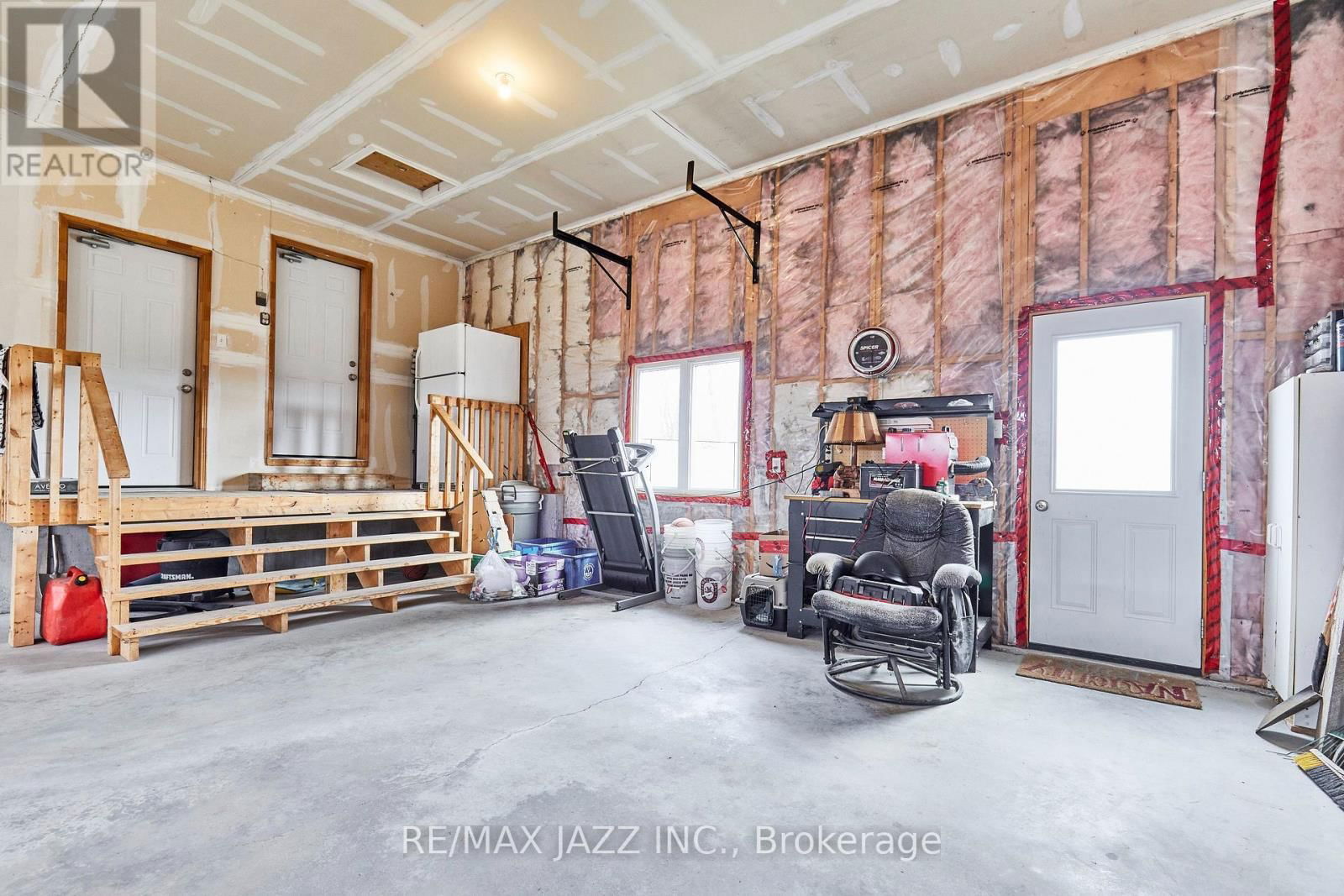 137 SHARPE LINE Image 42