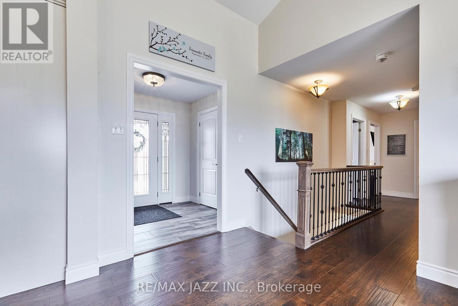 137 SHARPE LINE Image 8