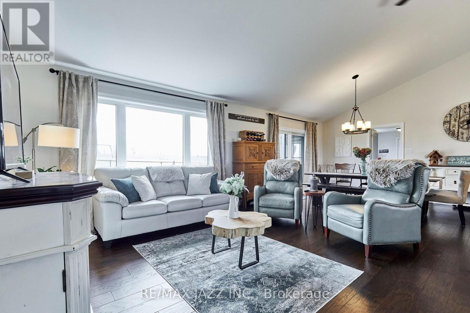 137 SHARPE LINE Image 9