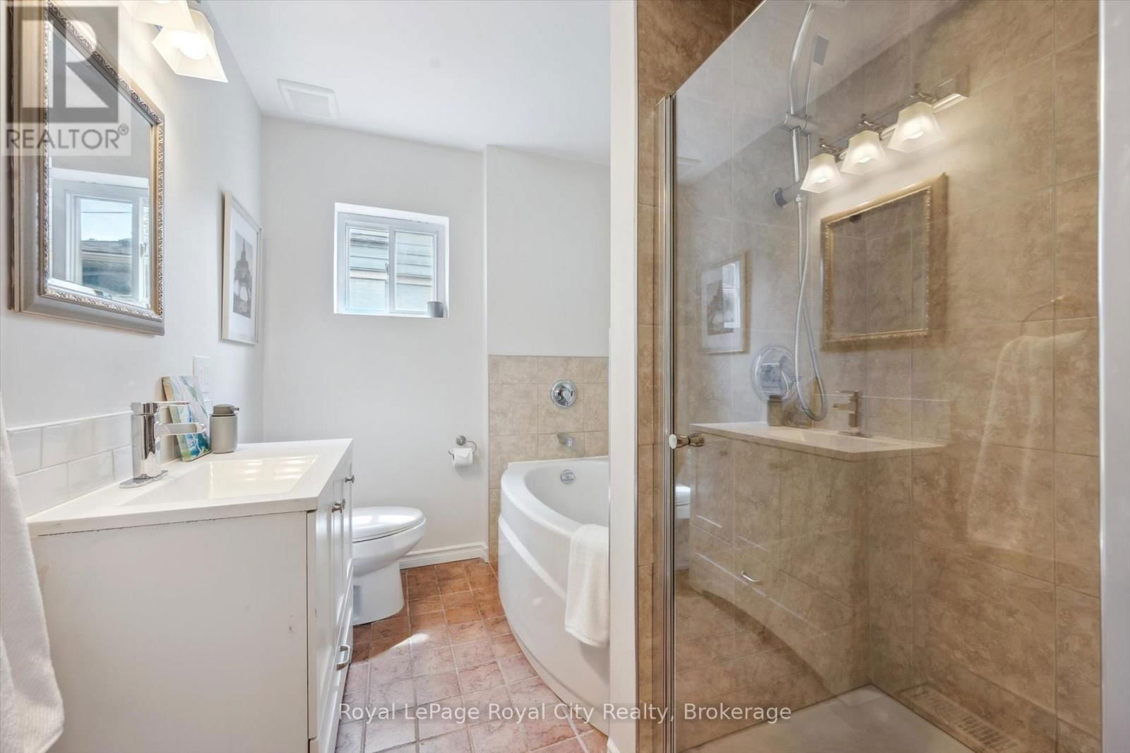 40 ALMA STREET SOUTH Image 12