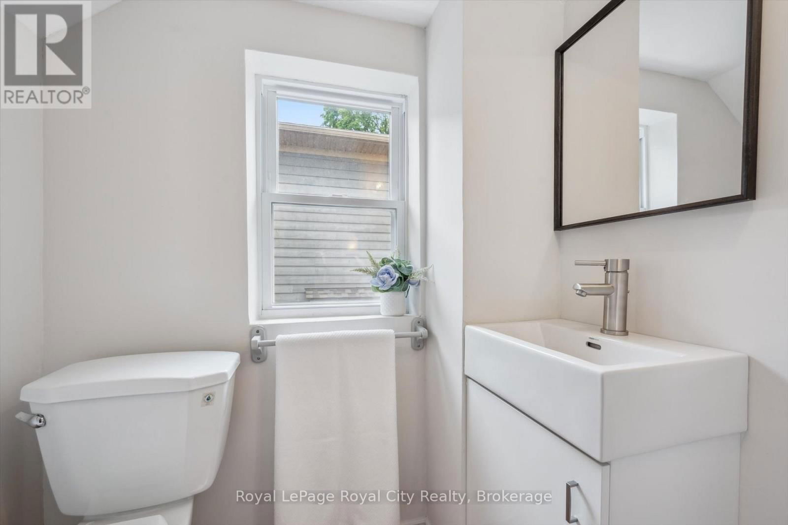 40 ALMA STREET SOUTH Image 15
