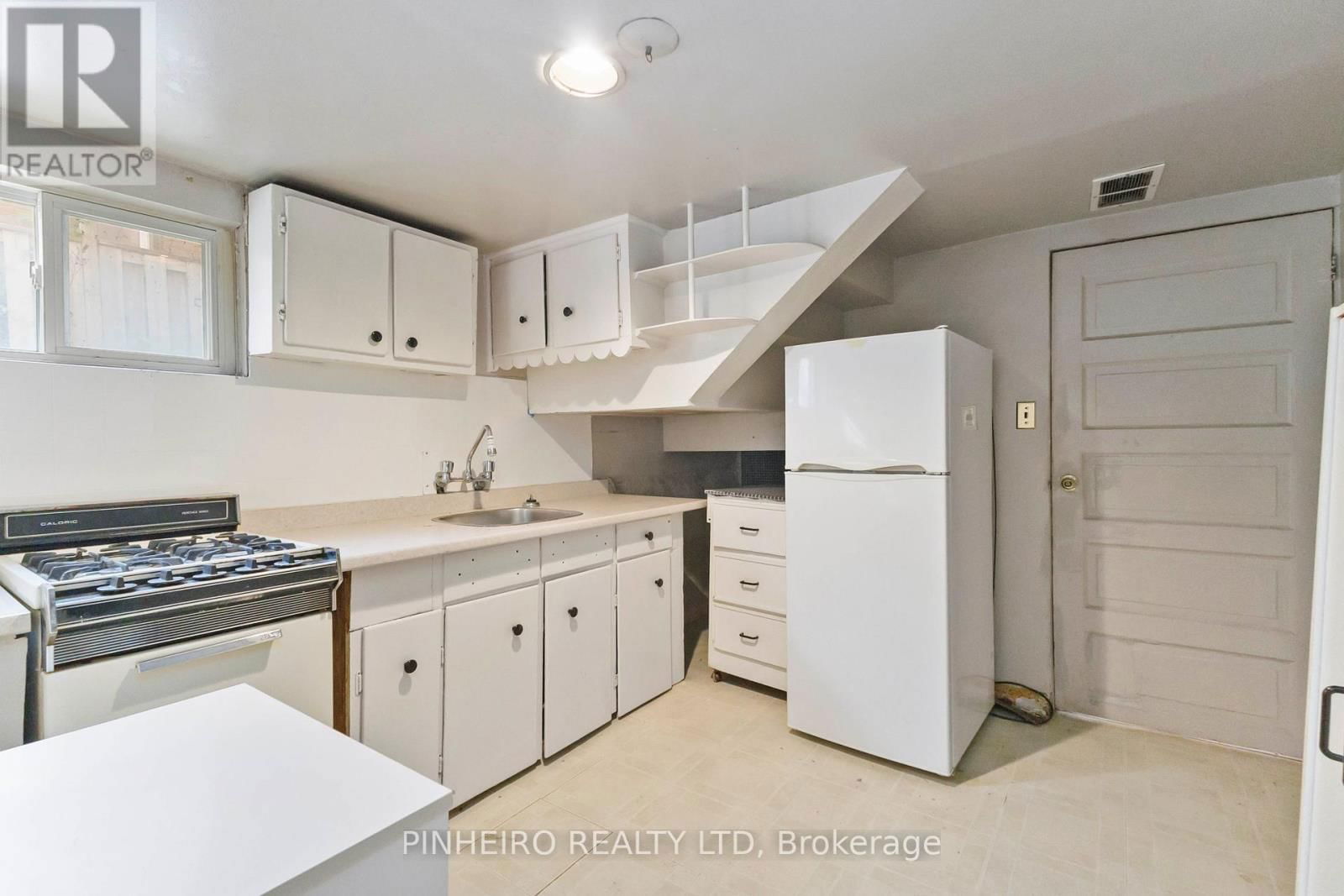 1116 TRAFALGAR STREET Image 14