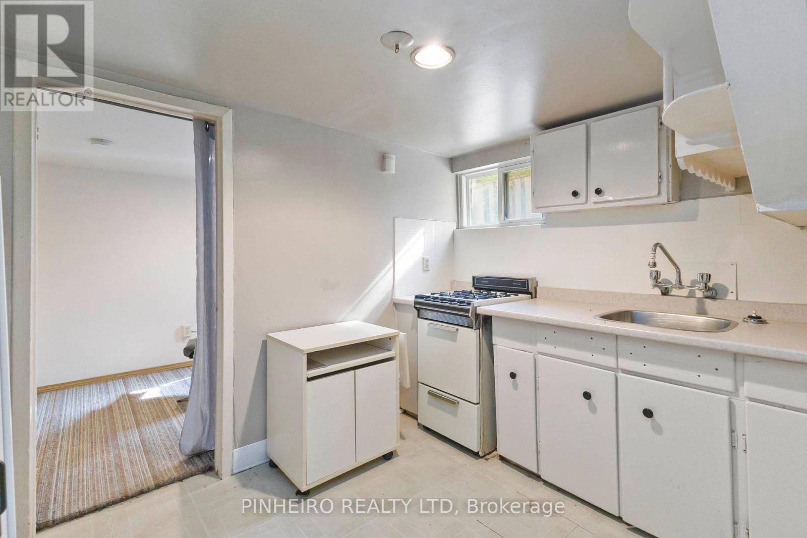 1116 TRAFALGAR STREET Image 16
